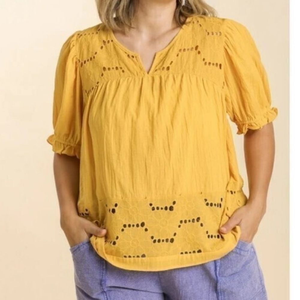 UMGEE Mustard Eyelet Floral Embroidered Boho Top SZ Large